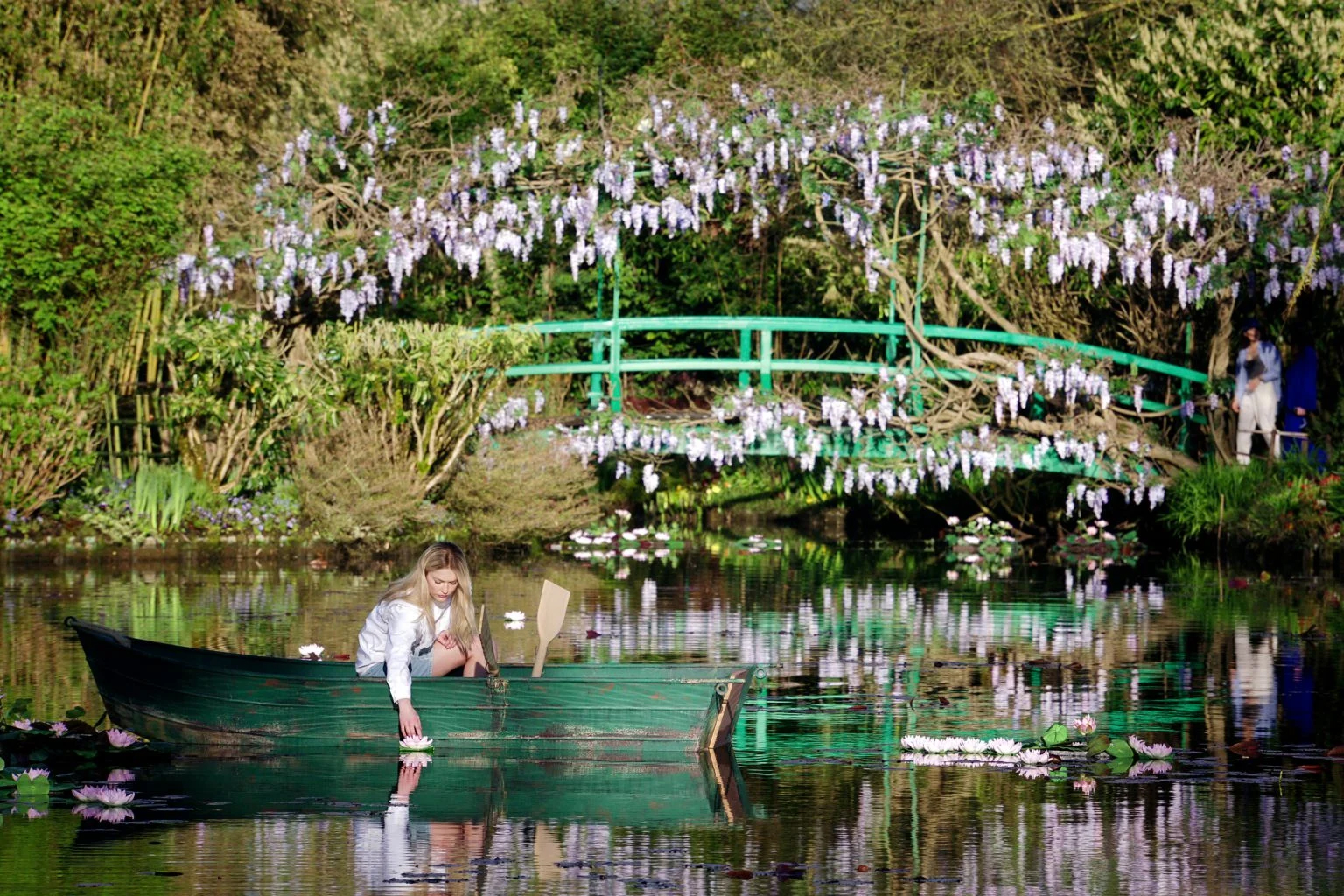 Emily in Paris Monet Waterlilies